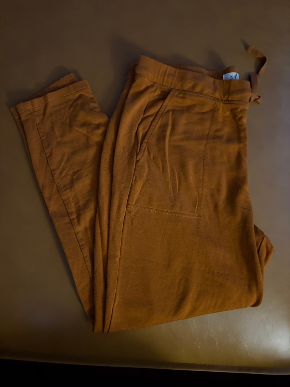 Lou & Grey Women’s Drawstring Joggers in Rust
